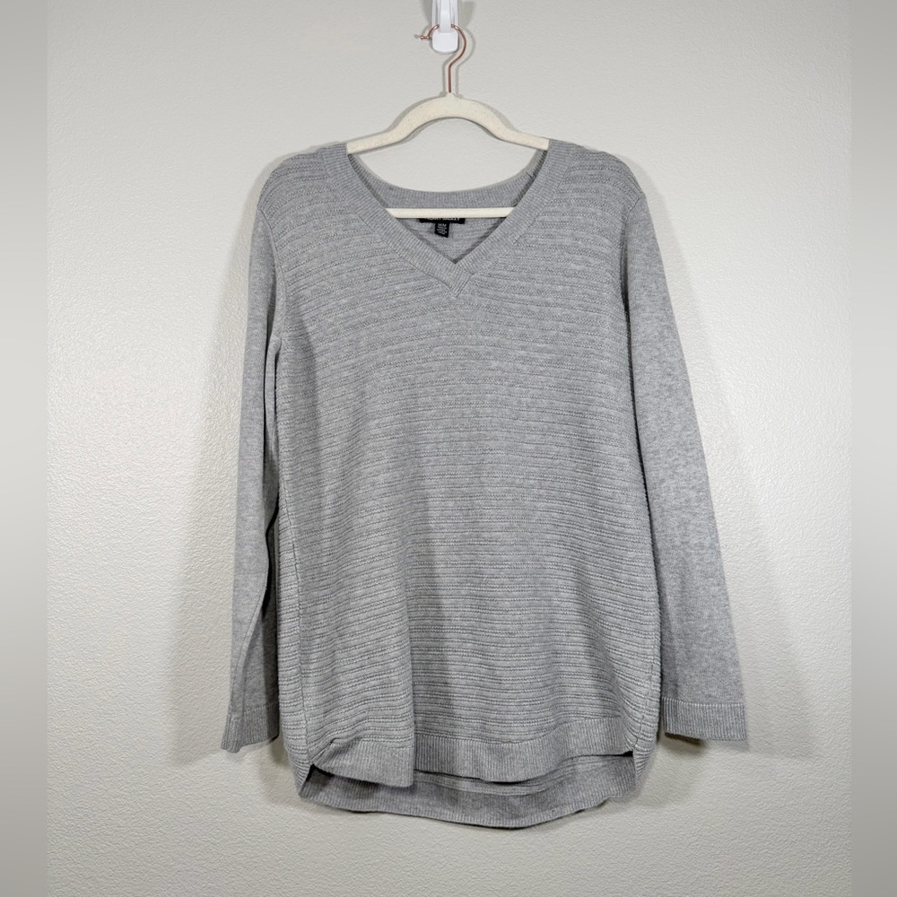 Hilary Radley Sweater Pull Over Long Sleeve Stripped Light Gray Knit Top Women M